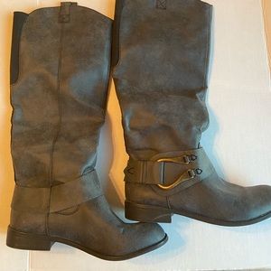 Mossimo size 11 gray boots